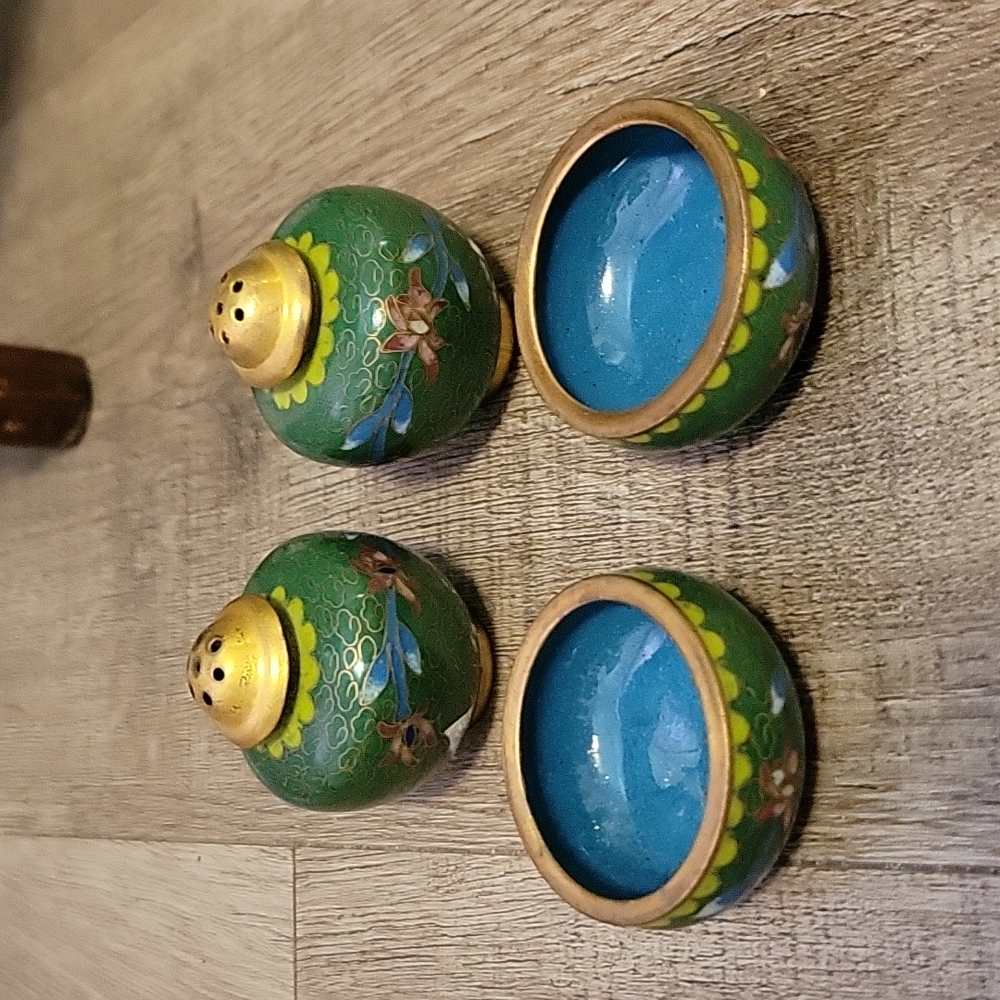 4pc. Chinese Cloisonne Enamel Salts Beautiful Colors